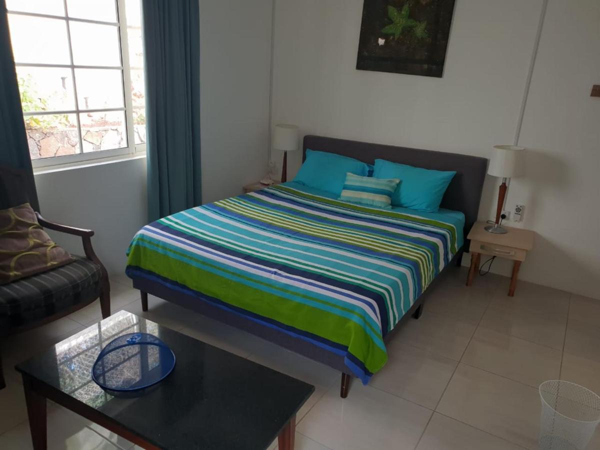 Les Antigones Bed and Breakfast Port Mathurin Exteriör bild